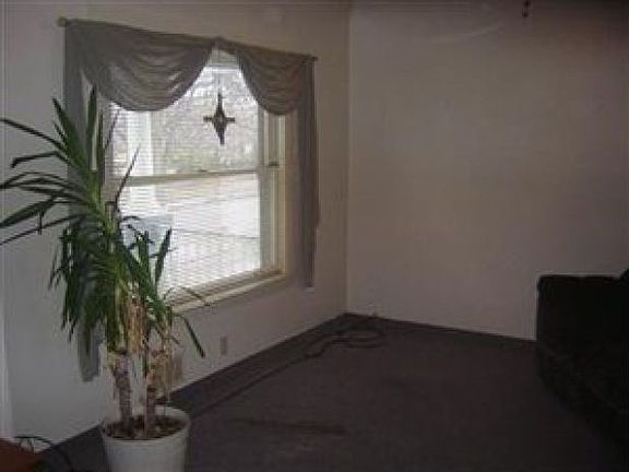 2nd image of 2219 Willowdale Ave