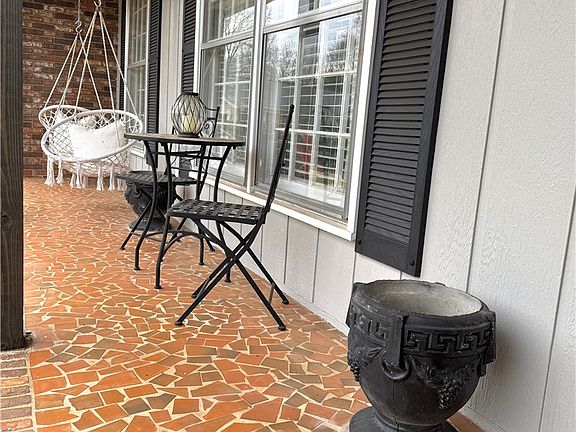 5th image of 104 Lark Ln