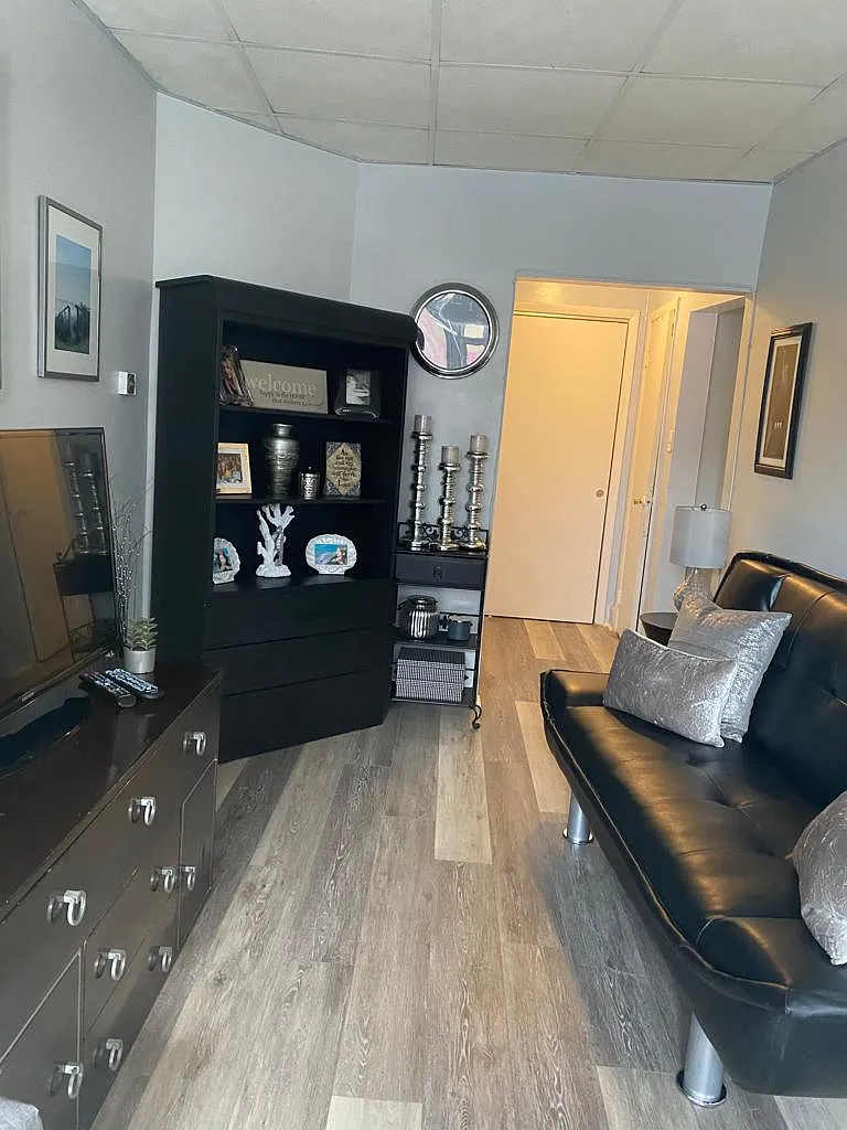 1 bed, 700 sqft, $1,950 — Photo 4