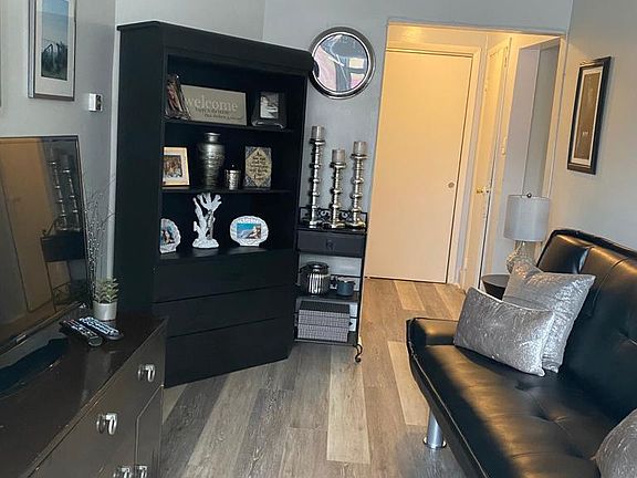 4th image of 135 Anderson Ave #2F