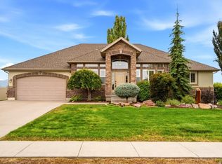 182 N Sierra Way W, Layton, UT 84041