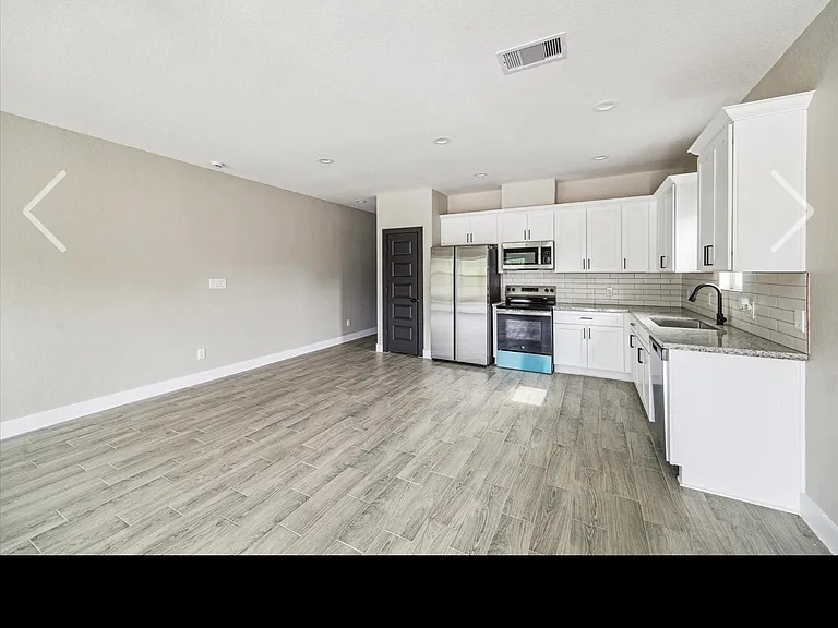 301 Owens St #A — Photo 8