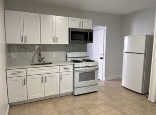 118 Pequonnock St #2, Bridgeport, CT 06604