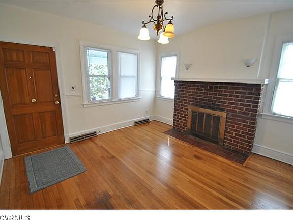 3rd image of 1008 Lakeside Blvd