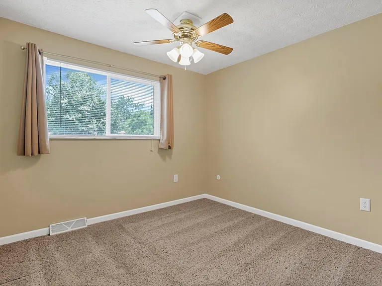 6399 Silverleaf Ave — Photo 14