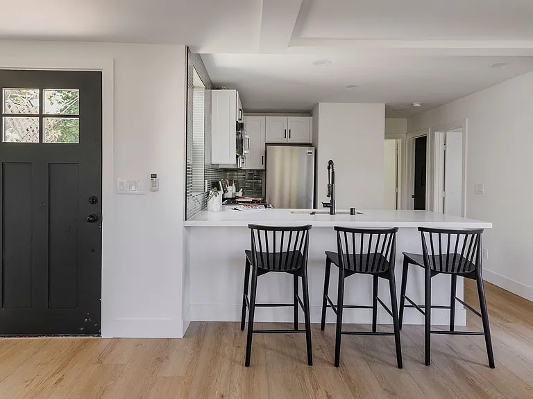 1028 Lincoln Ave #A — Photo 3