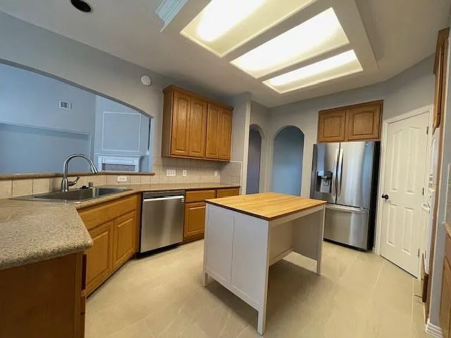8519 Babbling Brook Ct — Photo 10