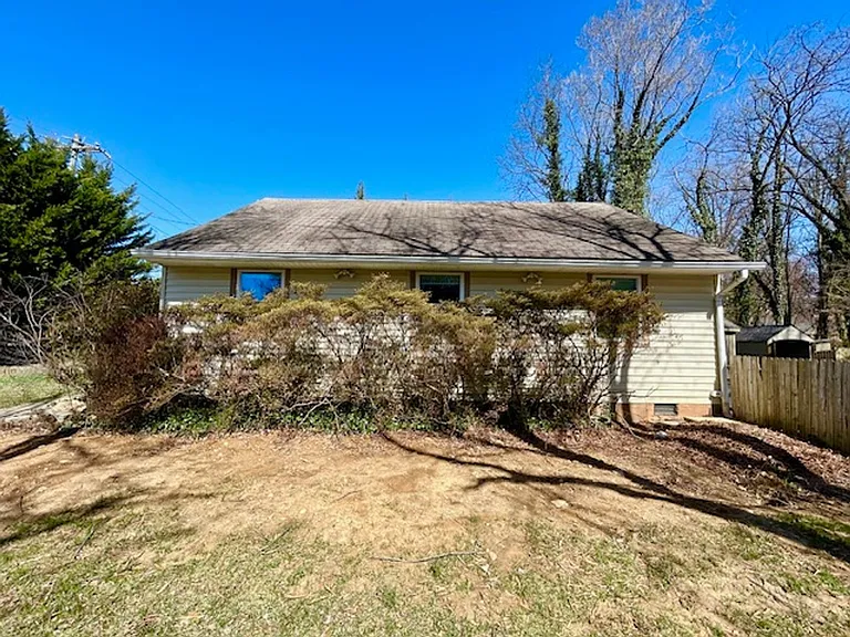 2127 Pimmit Dr — Photo 24