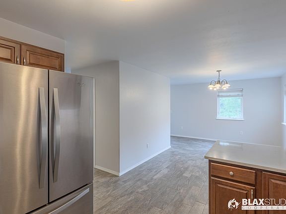 4th image of 3900 Kensington Ave