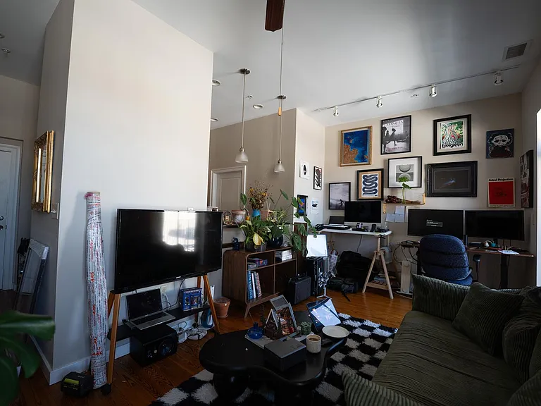 125 W. Saratoga St — Photo 5