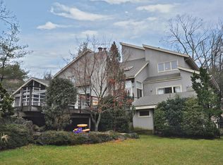 32 Rainbow Ridge Dr, Livingston, NJ 07039