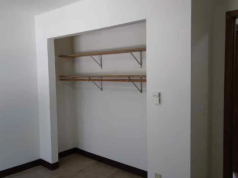406 N Barkman St #4 — Photo 5