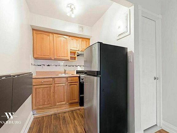 3rd image of 112 W 121st St APT 1