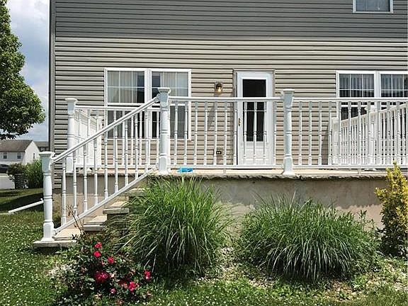 2nd image of 2585 Margaret Ct