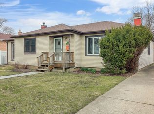 10117 S Tripp Ave, Oak Lawn, IL 60453