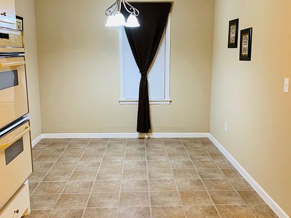 4th image of 1207 Avenue G