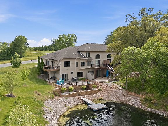 4th image of 1012 Fairway Ln #0