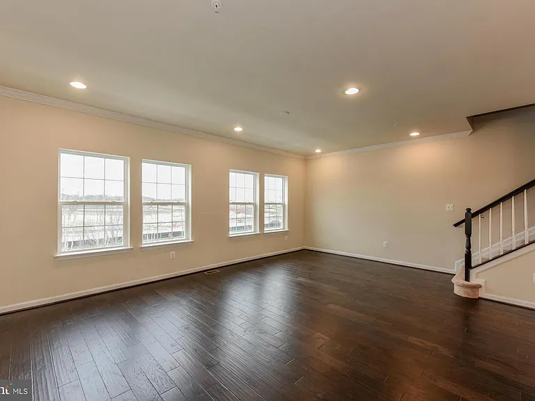 7443 Saint Margarets Blvd — Photo 8