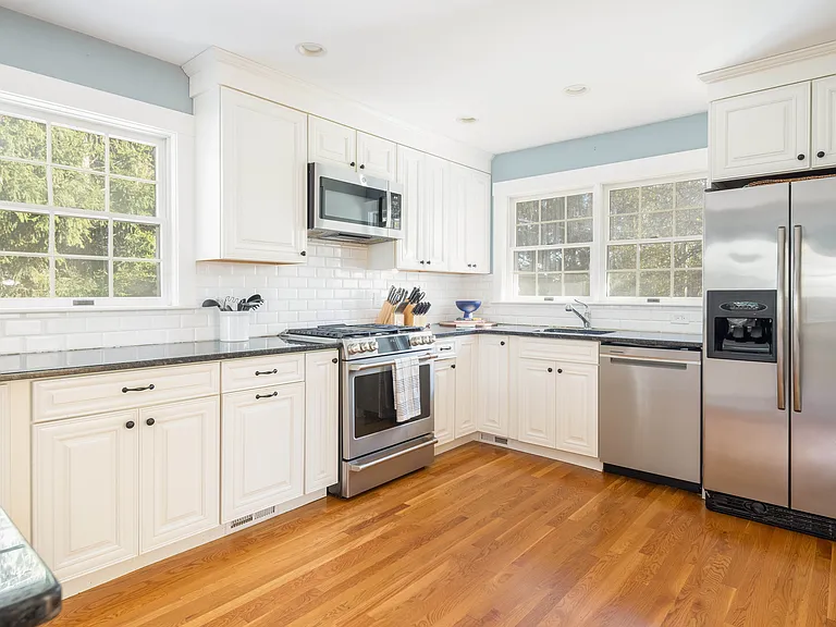 16 Glynn Dr — Photo 9