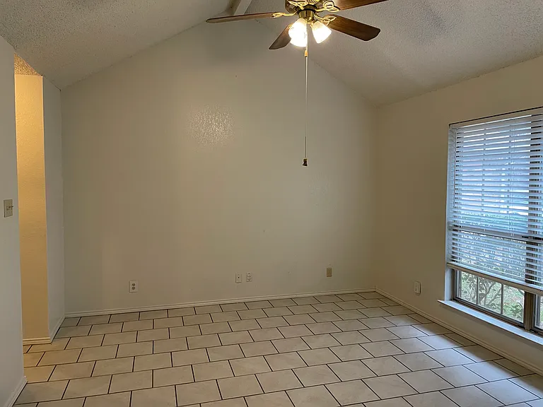 812 Cornfield Dr — Photo 30