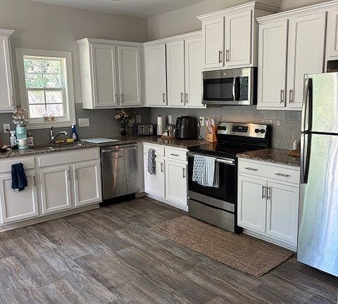 5th image of 122 New Bern Ave