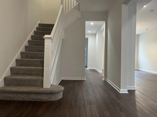 304 Lyndhurst St #1, Baltimore, MD 21229