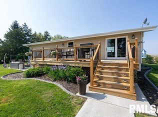 4241 180th St, Clinton, IA 52732