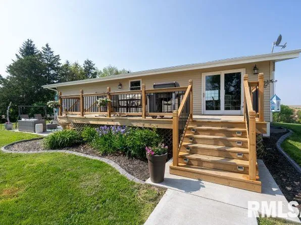4241 180th St, Clinton, IA 52732