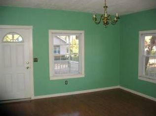 311 Hawkins St, Wellford, SC 29385