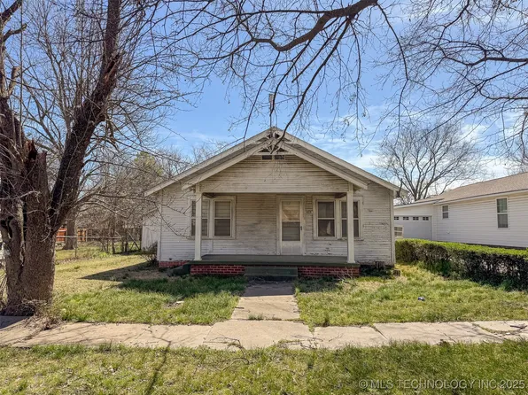 615 W 4th St, Ada, OK 74820