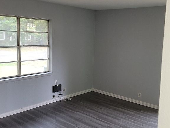 4th image of 113 N McKown Ave #1