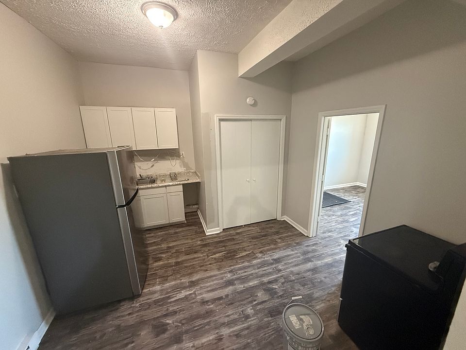 1st image of 334 E Main St APT 3
