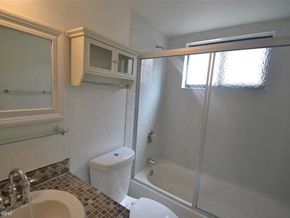 4th image of 10045 NW 126th Ter