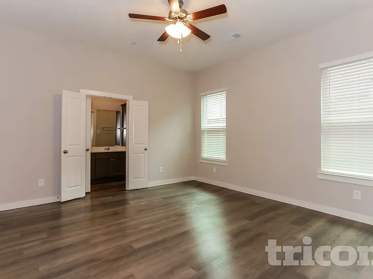 1034 Fallgate Dr — Photo 7