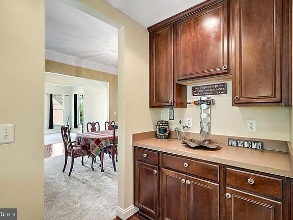 5th image of 7158 Comrie Ct