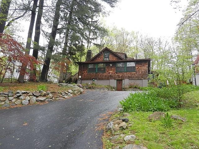 1st image of 22 Rosemarie Ln