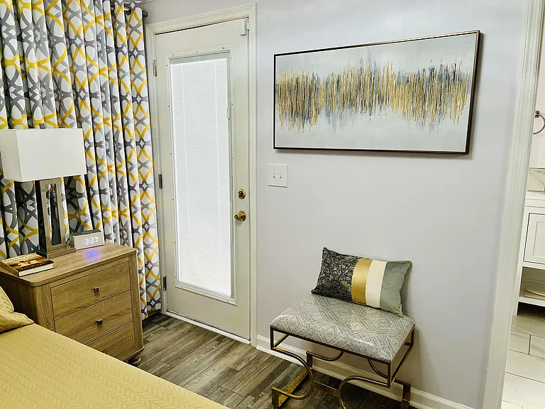 325 Pendleton St NW — Photo 4