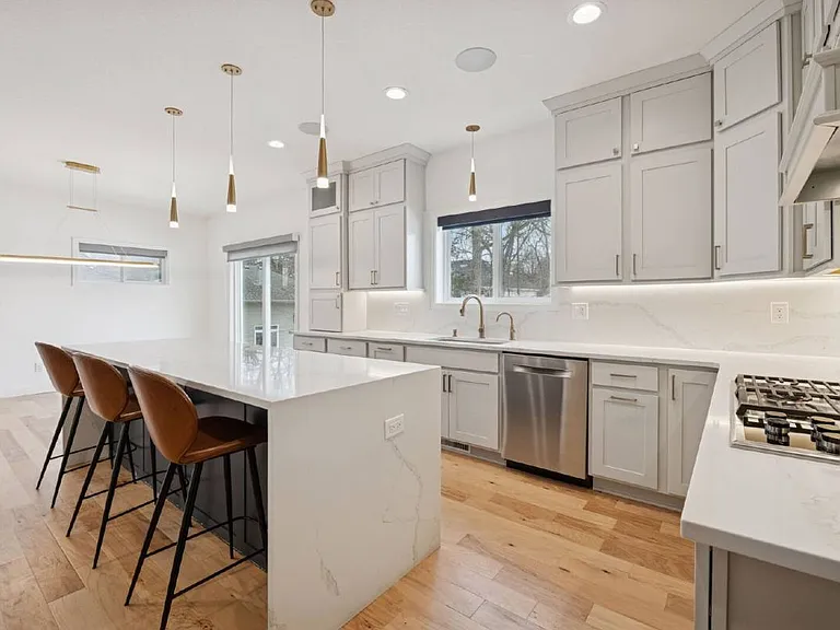 18305 Dove Ct — Photo 7