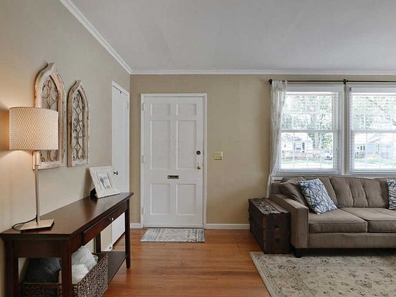 5th image of 447 Selby Blvd S
