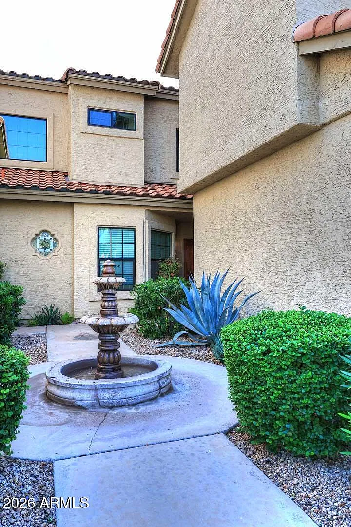 3 bed, 2.5 bath, 1640 sqft, $2,500 — Photo 2