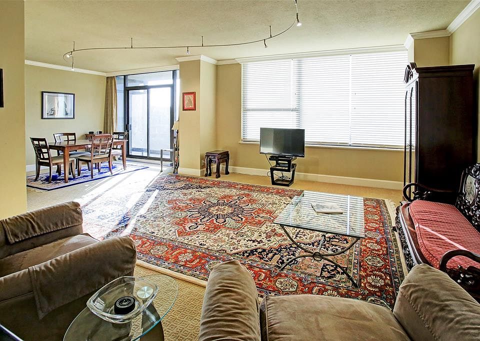 1st image of 14 Greenway Plz Unit 13L