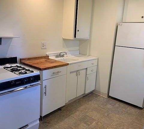 2nd image of 952 Hunt Ave