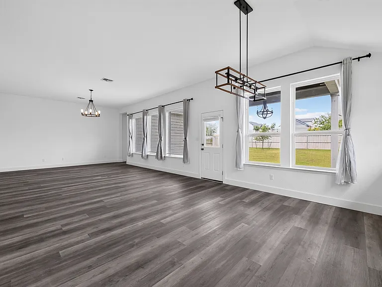 104 Joseph Hawkins Ln — Photo 10