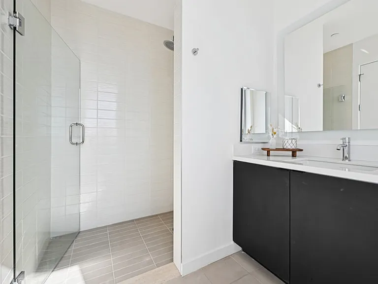Evani 3223 Wilshire — Photo 42