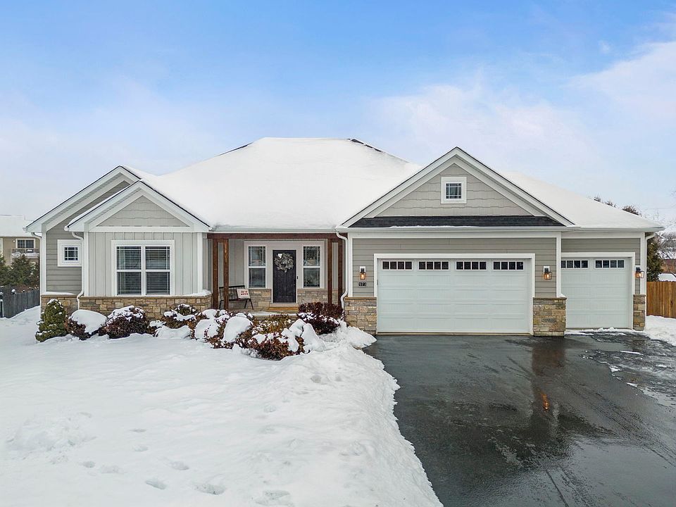 2nd image of 973 Hamilton Dr