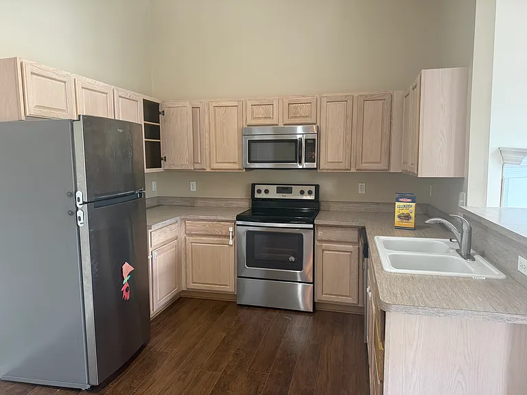 14586 Vauxhall Dr — Photo 5