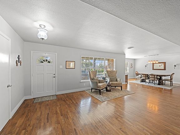 5th image of 710 Mockingbird Ln N