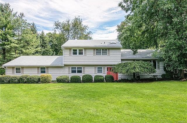 1st image of 14 Meadowlark Dr