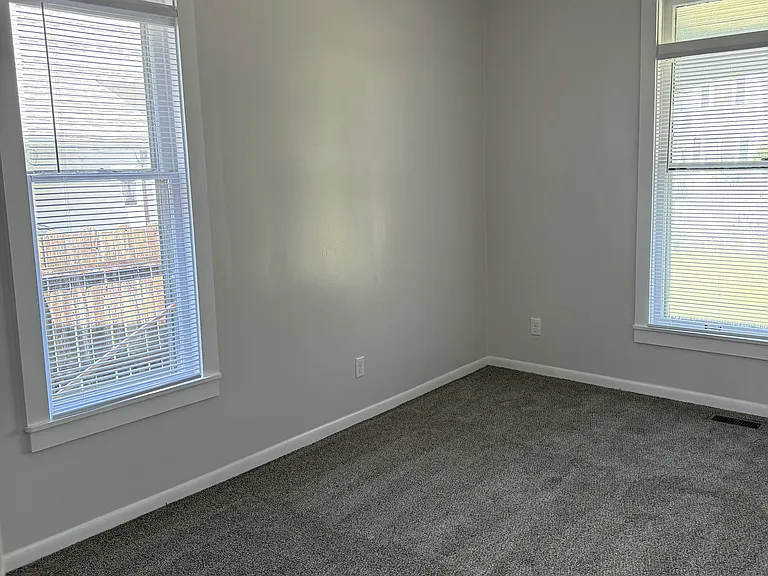 265 W South St — Photo 9