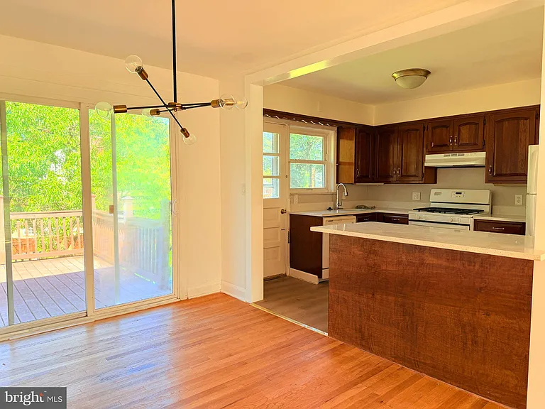 1307 Malbay Dr — Photo 10